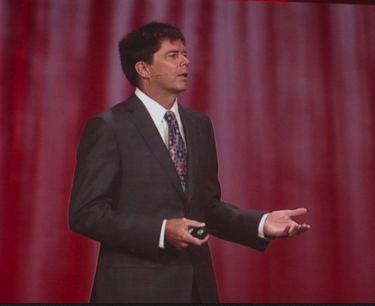 John Fowler, vice-président exécutif d'Oracle pour les systèmes, qui fut l'un des dirigeants de Sun Microsystèmes, responsable du matériel