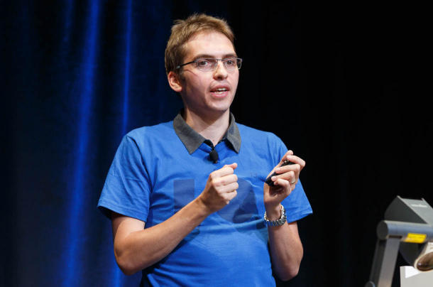 VP9 engineer Ronald Bultje speaking at Google I/O 2013. VP9 engineer Ronald Bultje speaks at Google I/O 2013. (Credit: Stephen Shankland/CNET) VP9 engineer Ronald Bultje speaking at Google I/O 2013. VP9 engineer Ronald Bultje speaks at Google I/O 2013. (Credit: Stephen Shankland/CNET)